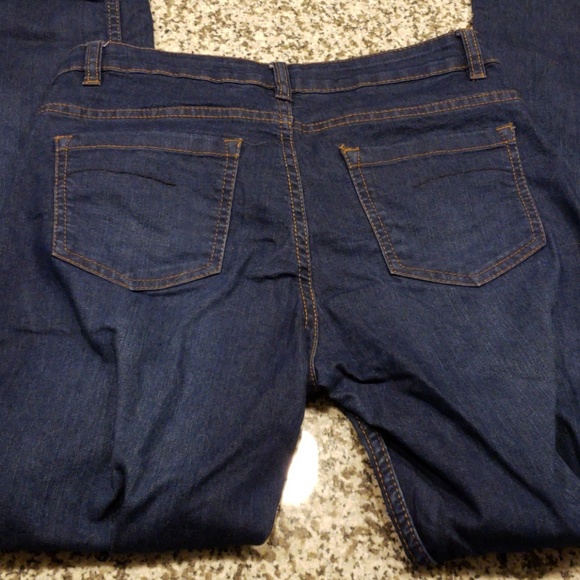 SOLD Bootcut Jeans - Picture 4 of 4